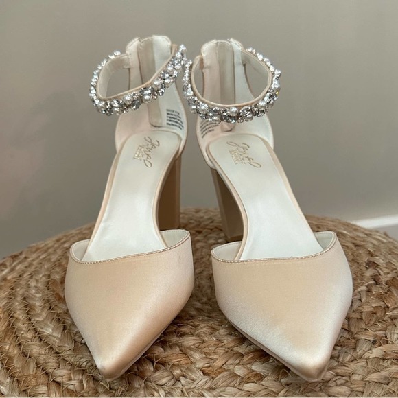 Jewel Badgley Mischka Rissa  Pump Pointed Satin Block 3” Heel Crystal Strap 8.5 - Picture 3 of 10